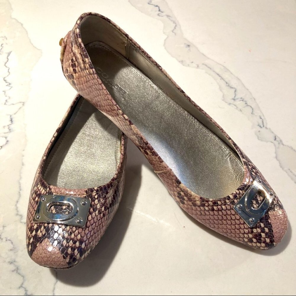 COACH Sz 38 Vernon Snake Skin Driving Leather Loafer with Grip Sole Rubber